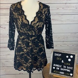 Max Studio Black/Nude Lace Top